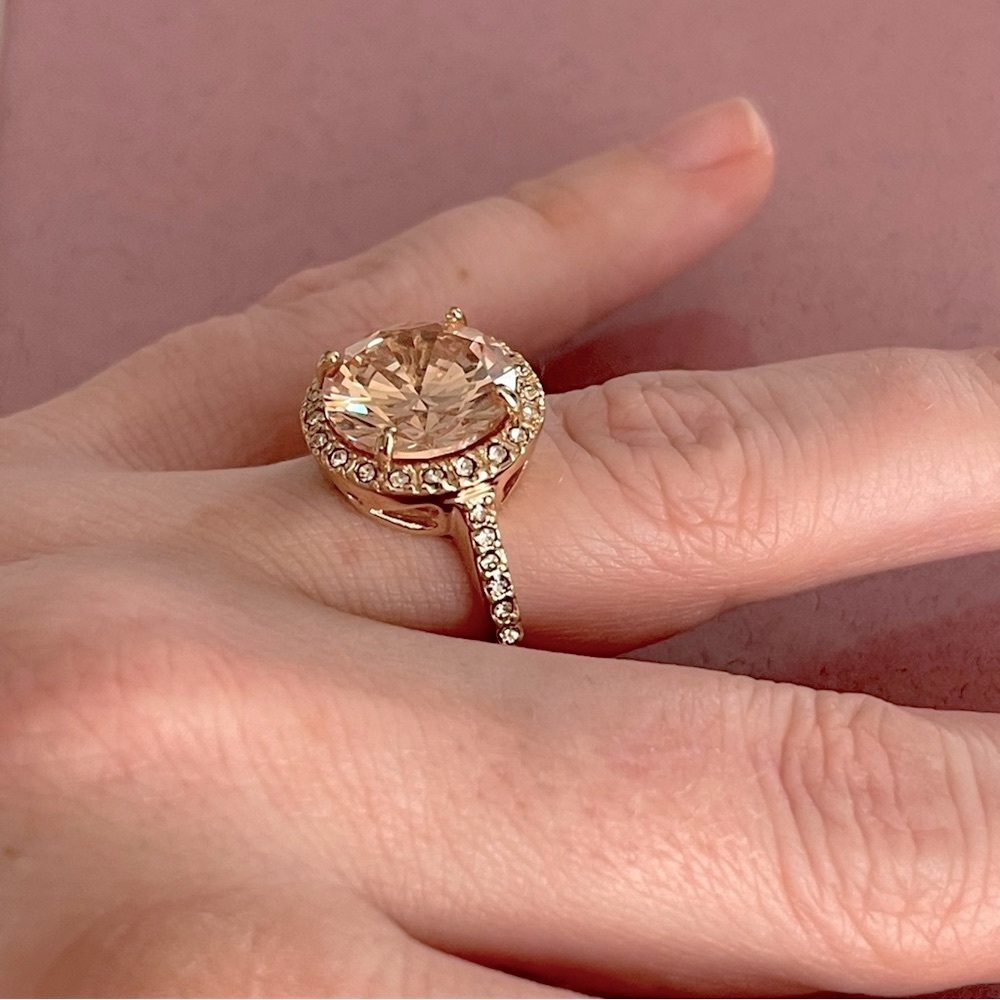 Gorgeous Morganite Cocktail Ring Cubic Zirconia Gold Tone Size 9 - Picture 3 of 9